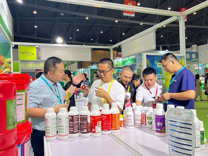 新朝陽綠色生物科技亮相西部植?！半p交會”與第八屆綠色農(nóng)藥博覽會